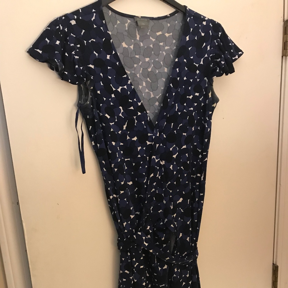 Blue, white patterned Ann Taylor wrap dress, sz 4
